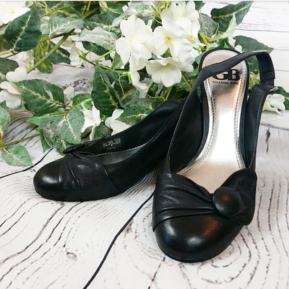 Gianni Bini Black Leather Kitten Heels